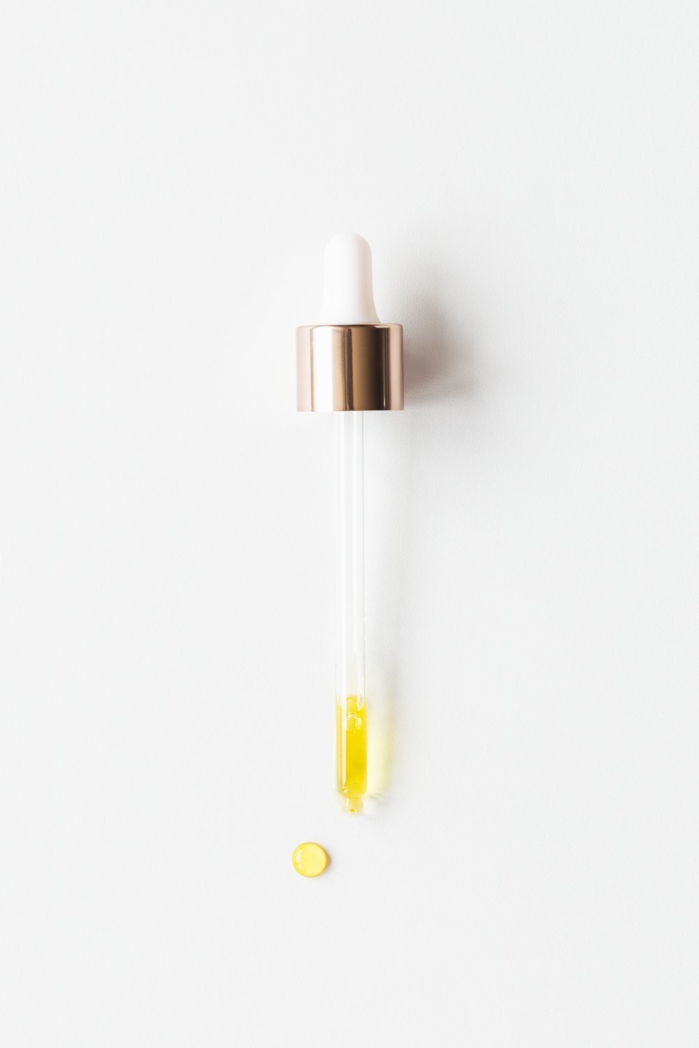 4 Essential Oil Beauty Hacks You Need to Know | Velettà skincare
