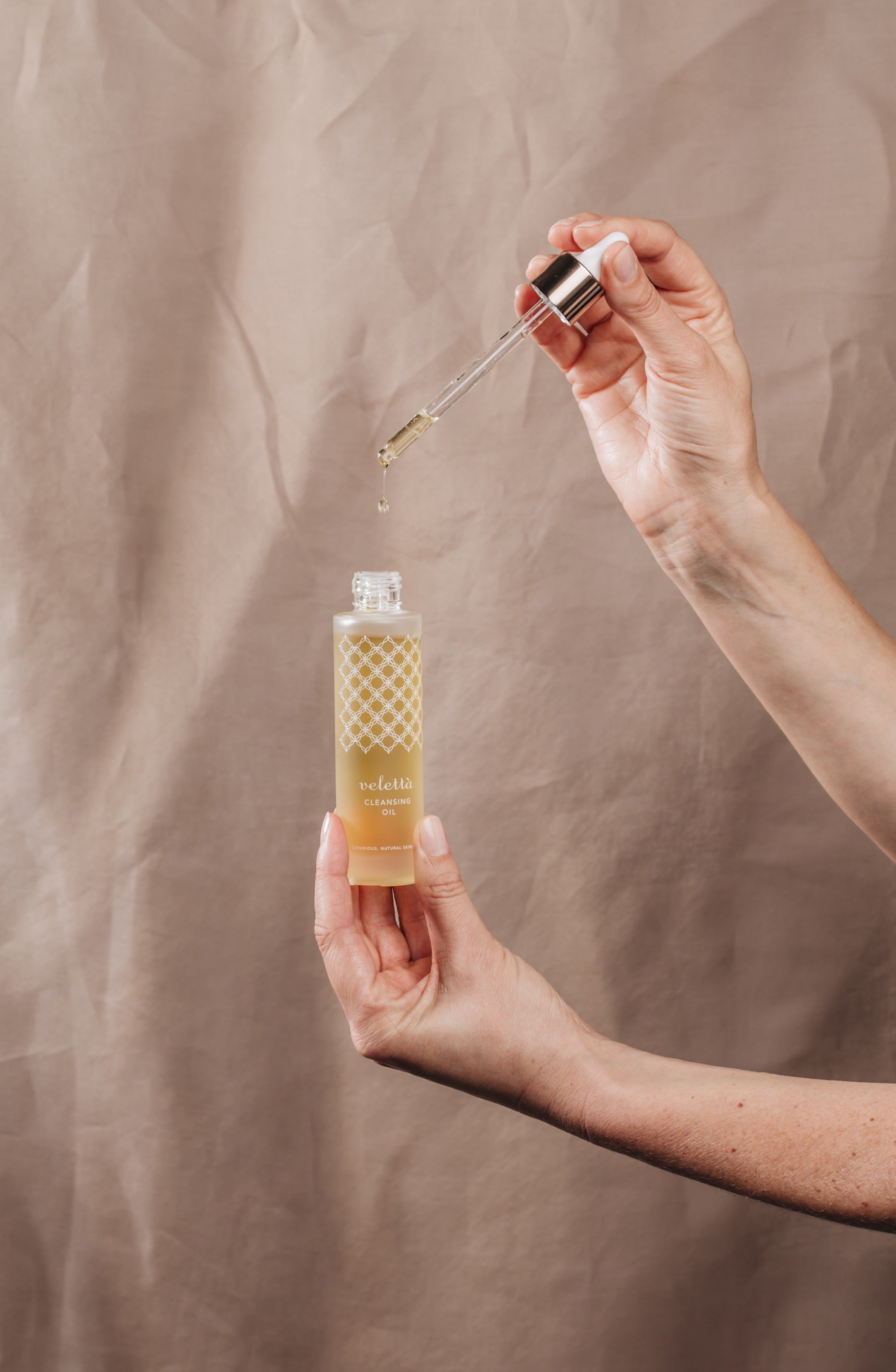 Not using Cleansing Oil? You must, it will make a huge difference to your skin!